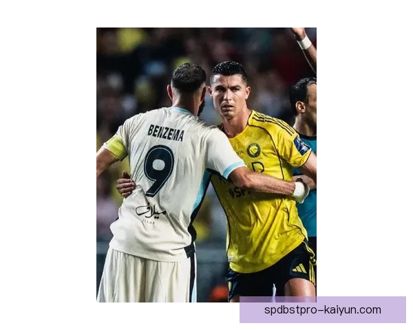 本泽马精彩表现助力球队逆转胜利，状态回暖令人期待