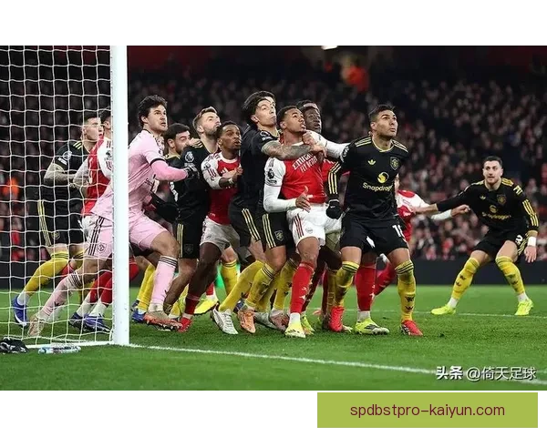 英超联赛西汉姆表现稳健，曼联状态回暖备受关注